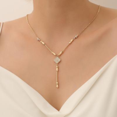 Beyaz Vanklift Kolye